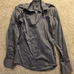 Men’s gray patterned button down